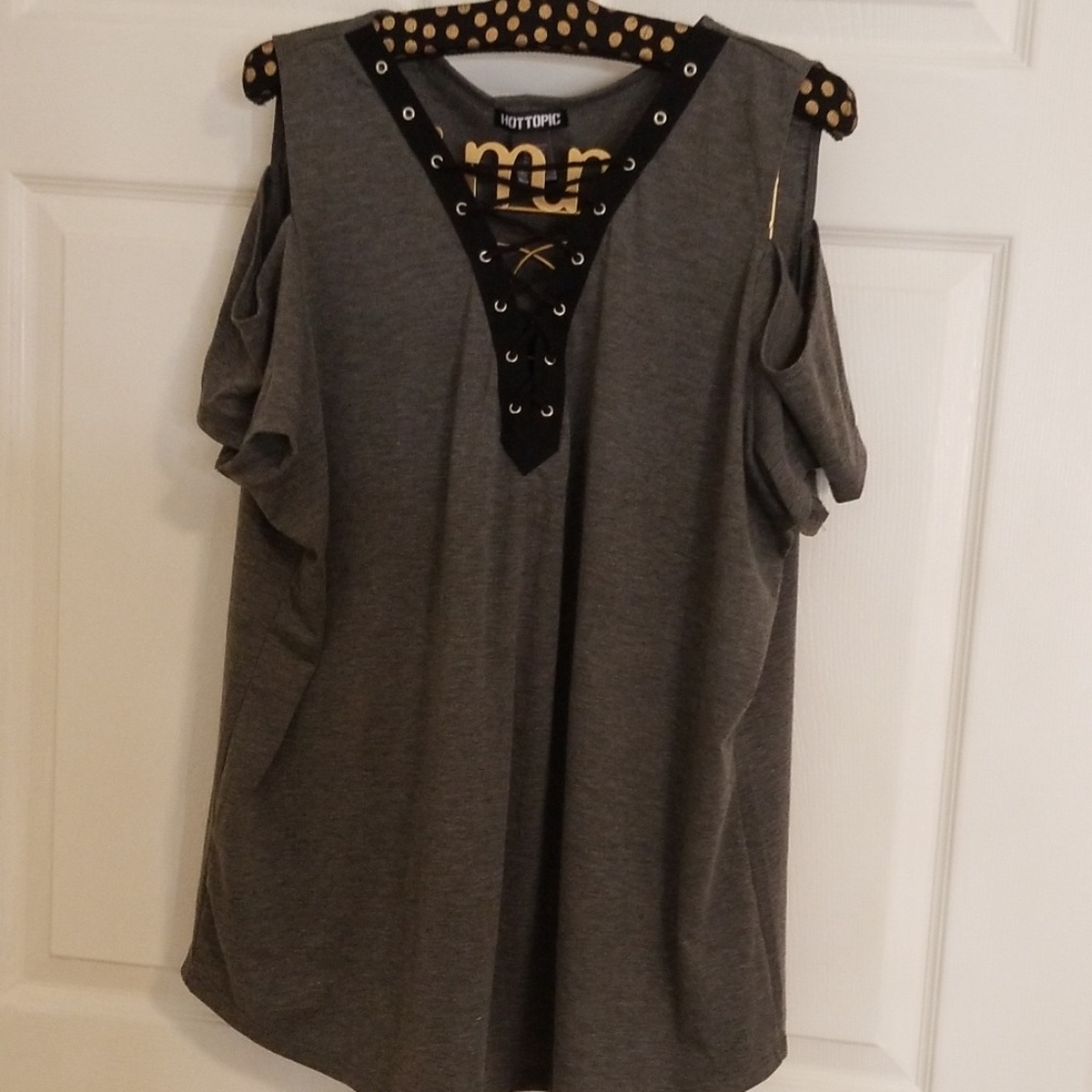 Hot topic off the shoulder top